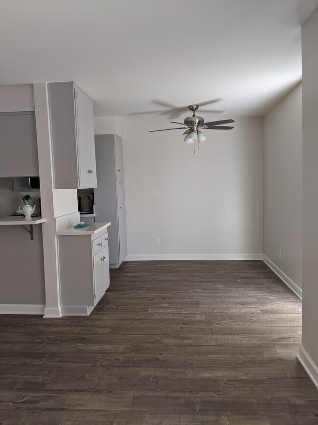 Photo - Summit Apartments