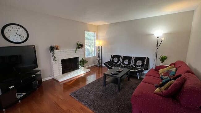 Building Photo - 1270 Cabrillo Park Dr Unit D