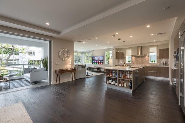 Photo - Stunning Ultra-Spacious 3 bed - 3.5 bath Condo in Fabulous Beverly Hills Unit 206