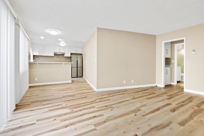 Photo - 1234 Wellesley Ave Unit 01