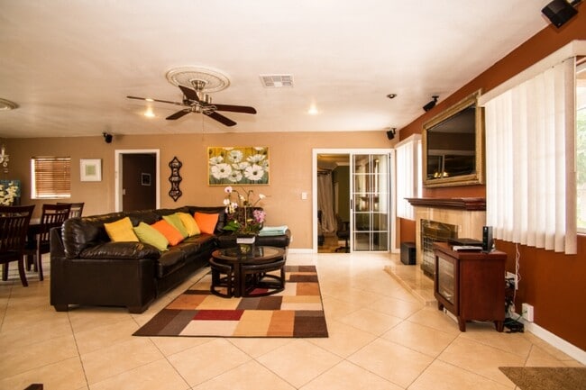 Photo - 11252 S Euclid St