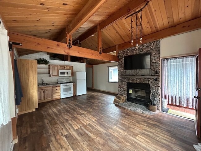 Photo - 1 Bedrooms with laundry