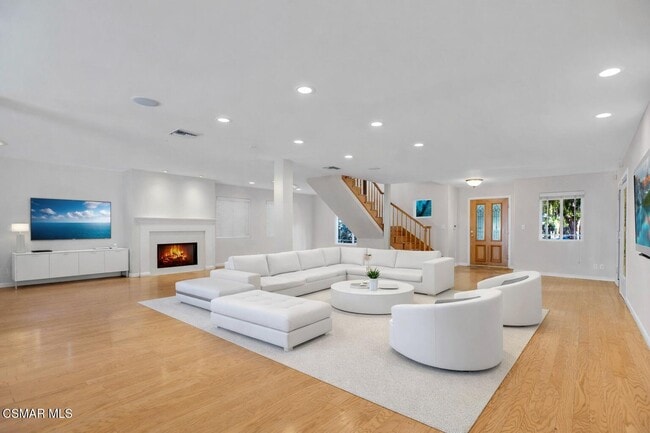 Photo - 4539 Mammoth Ave