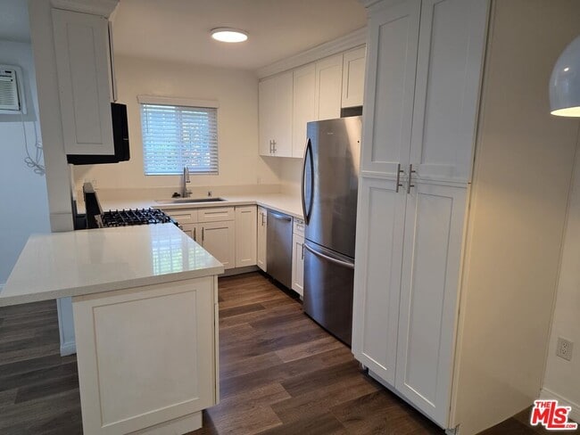 Photo - 1833 N Edgemont St Unit 1