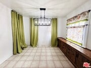 Photo - 1100 W 48th St