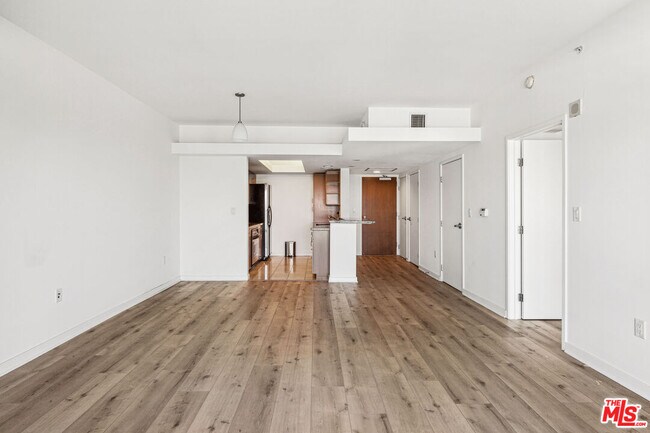 Photo - 13700 Marina Pointe Dr Unit 1206