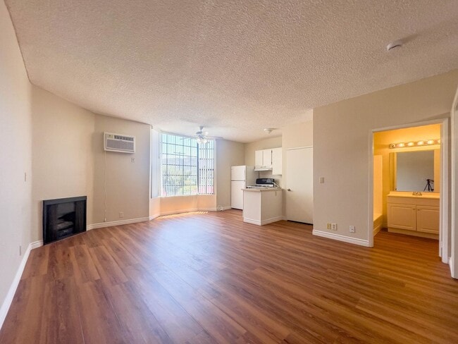 Photo - 10256 McClemont Ave Unit 204