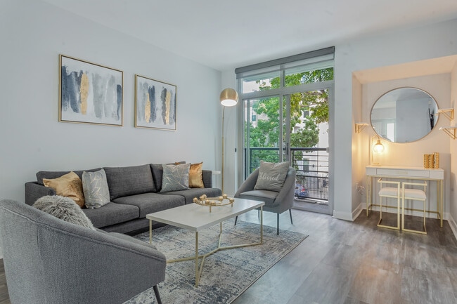 Photo - 425 W Beech St Unit 325