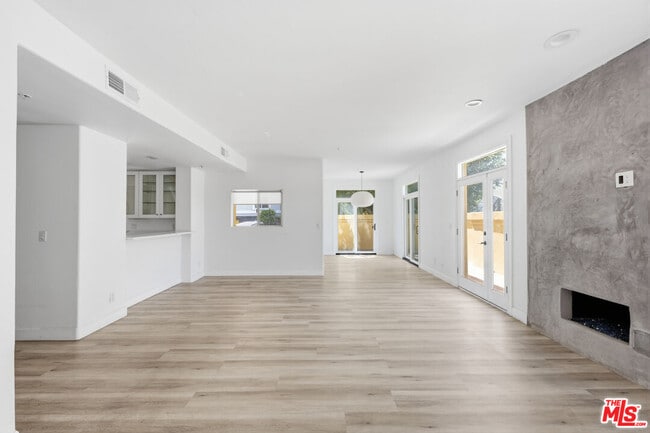Building Photo - 2311 Schader Dr Unit 107
