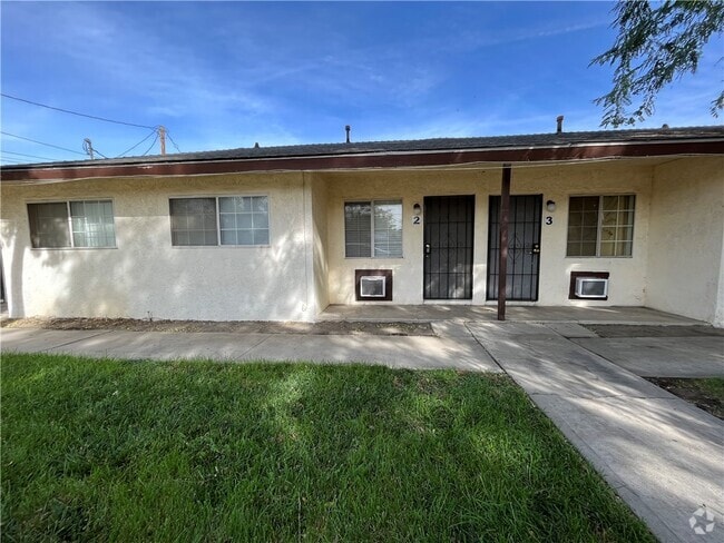 Building Photo - 26098 10th St Unit 2 Rental
