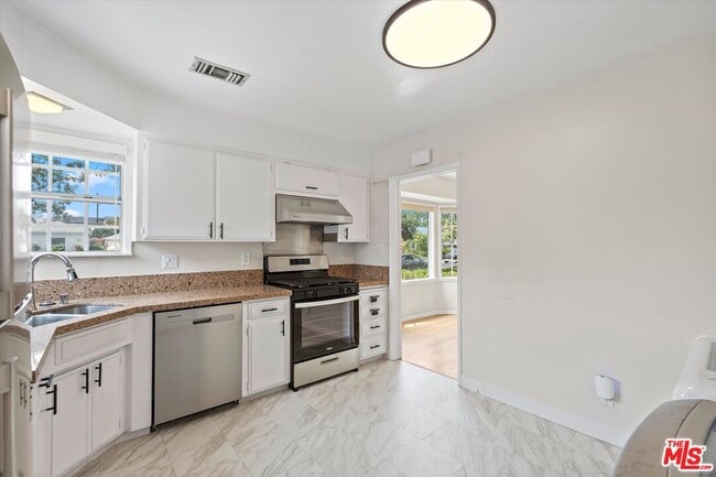 Photo - 8348 Reading Ave