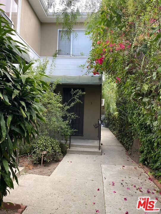 Photo - 8331 Blackburn Ave Unit 3 1/2