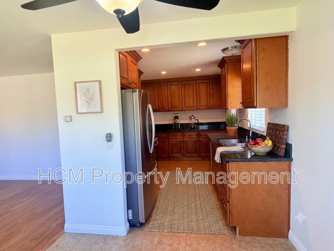 Photo - 922 W 25th St