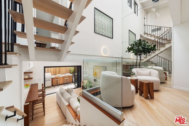 Building Photo - 831 14th St Unit 2