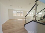Photo - 586 McFadden St