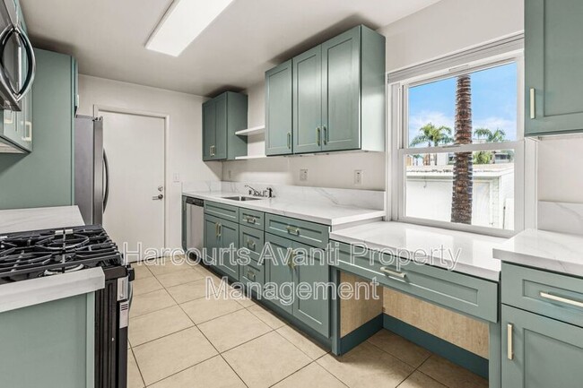 Photo - 911 Civic Center Dr