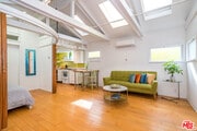 Photo - 702 Angelus Pl