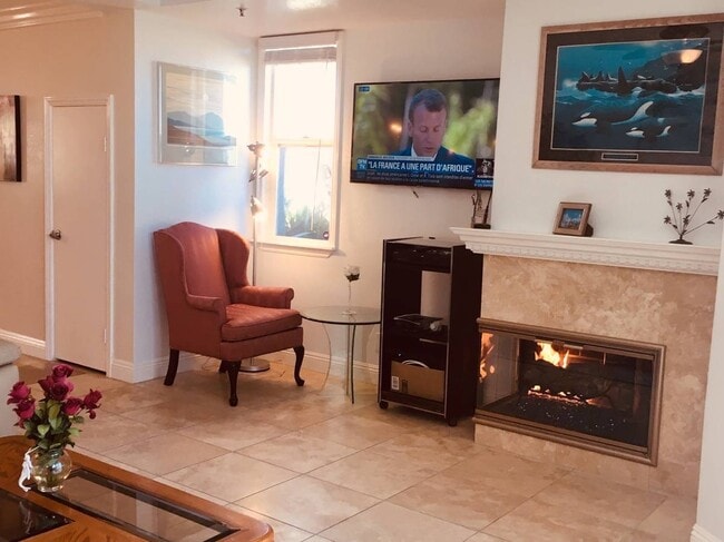 Building Photo - 1400 Pacific Coast Hwy Rental