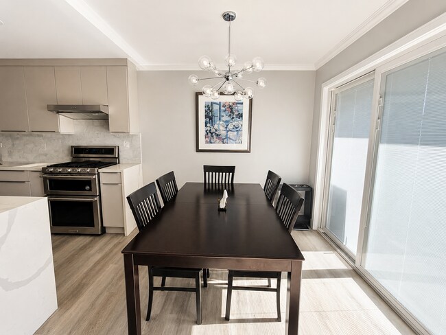 Photo - 424 Oak St Unit 121