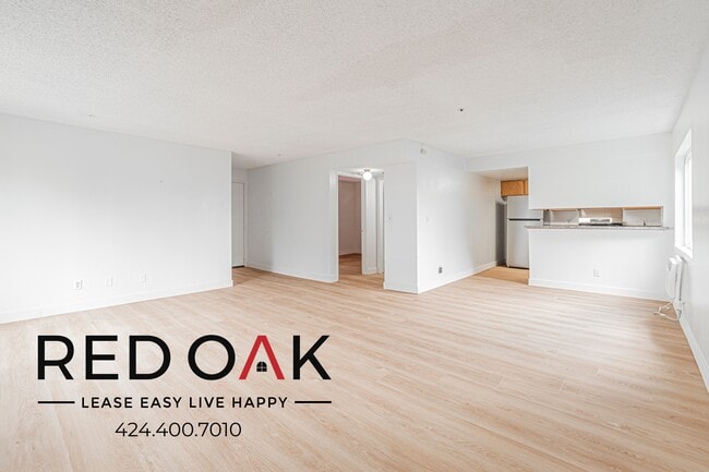 Building Photo - 13910 Sayre St Unit 1