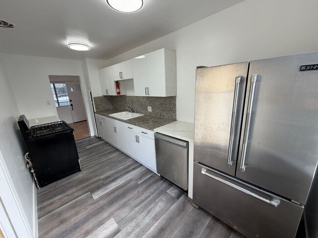 Photo - 2004 19th St