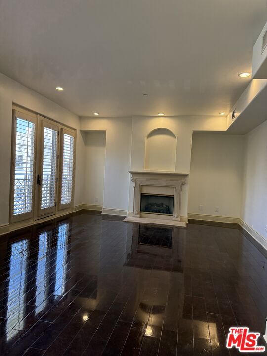 Photo - 137 S Spalding Dr Unit 202