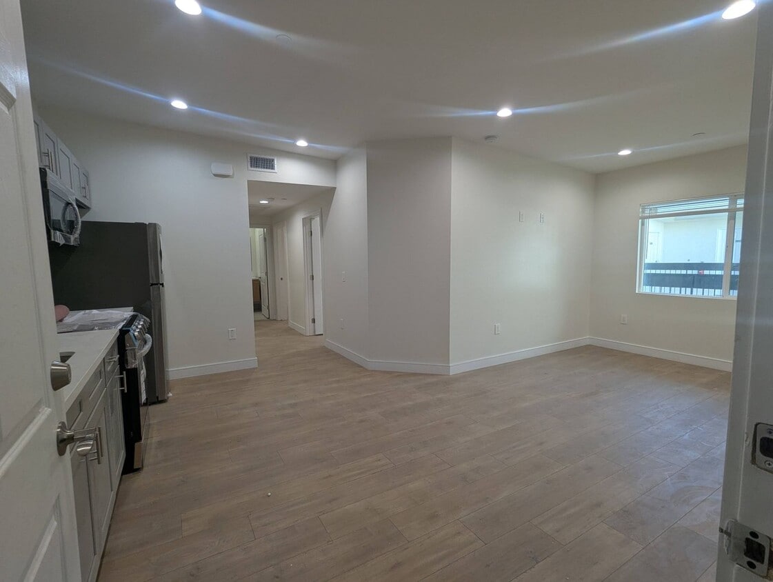 Floor Plan - **ONE MONTH FREE** 2 BED 2 BATH BRAND NEW MODER...