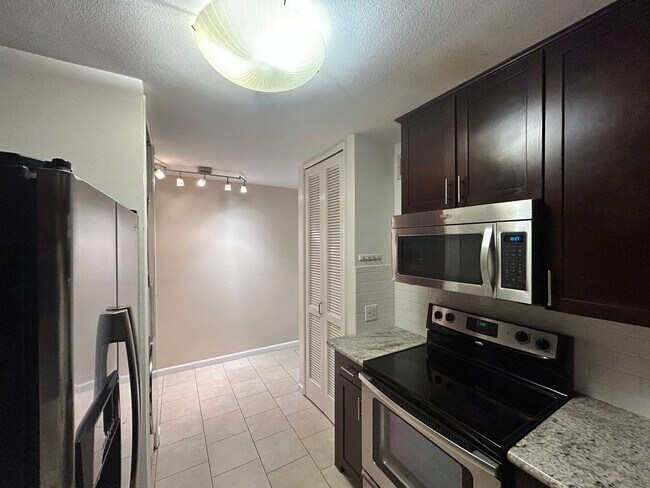Photo - Beautiful 2B/2BA Condo in Mission Hills for Rent!