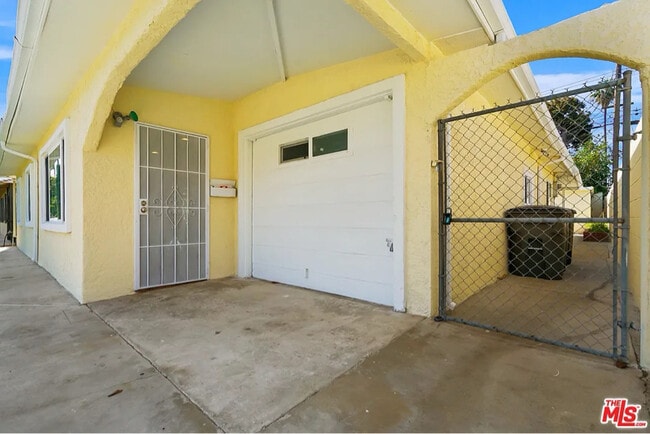 Photo - 430 E 184th St