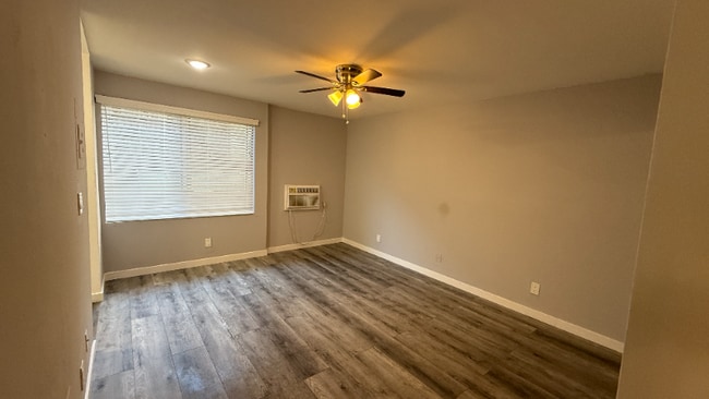 Photo - 7044 Hawthorn Ave Unit 110