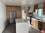 Photo - 366 1/2 E Hillsdale St