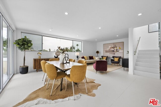 Photo - 621 Kings Rd Unit 3