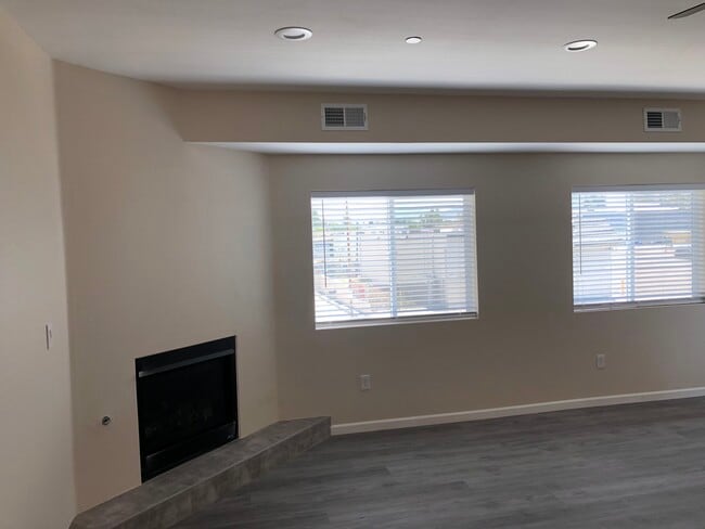 Photo - 120 Ballantyne st Unit Suite 101