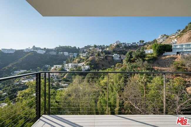 Photo - 1931 Sunset Plaza Dr