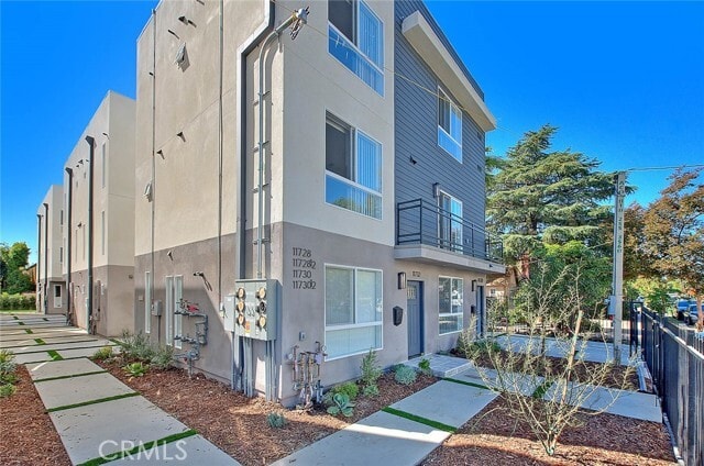 Building Photo - 11732 Hamlin St