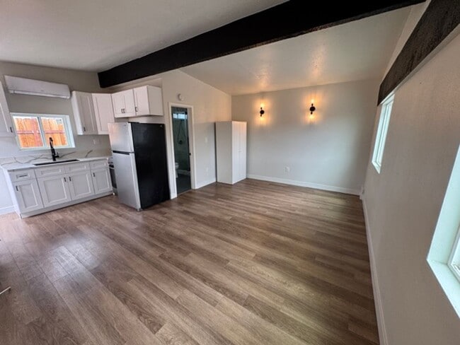 Photo - 2813-15 46th St Unit 2815 B 46th Street