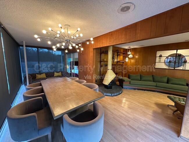 Photo - 425 Edgerton Dr