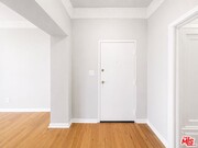 Photo - 1314 N HAYWORTH Ave Unit 303