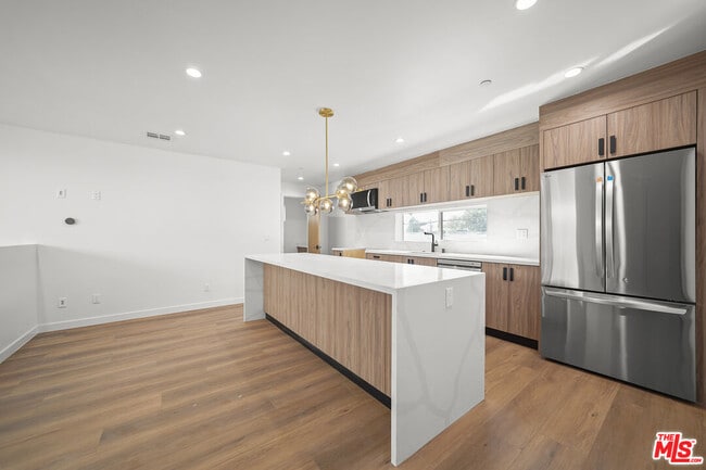 Photo - 819 N McCadden Pl Unit 2