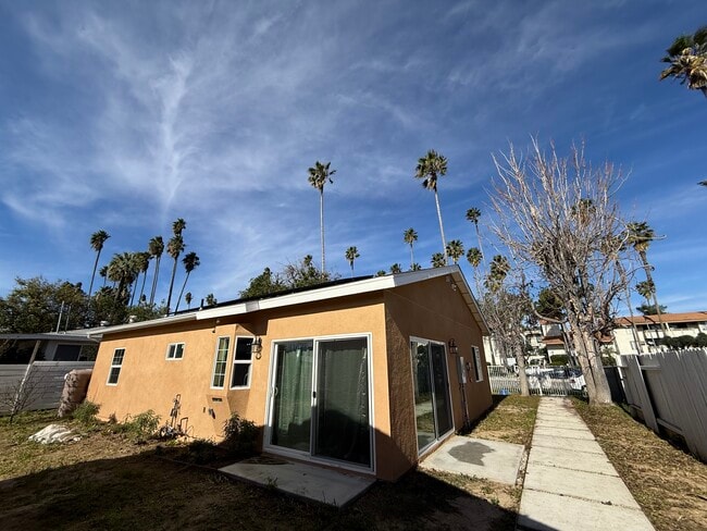 Photo - 20352 Sherman Way