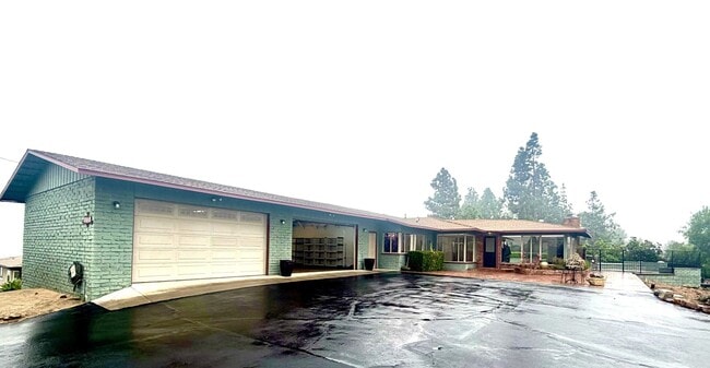 Building Photo - Stunning 3 Bedroom, 2 Baths San Dimas Home with Pool, Spa & Panoramic Hilltop Views