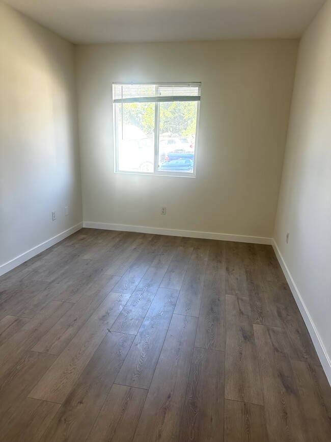 Photo - 14684 Nurmi St