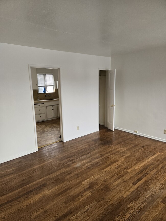 Building Photo - 5535 Thornburn St Unit 5535