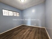 Photo - 564 E 61st St