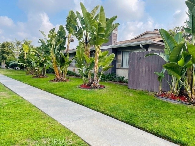 Building Photo - 17092 Emerald Ln Unit 4