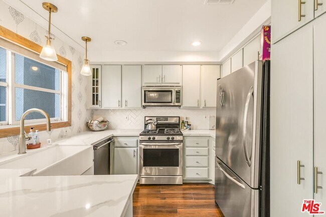 Photo - 14050 Magnolia Blvd Unit 312