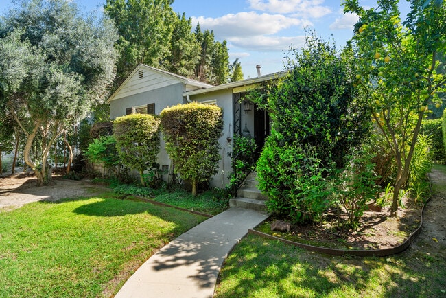 Building Photo - 4242 Van Nuys Blvd