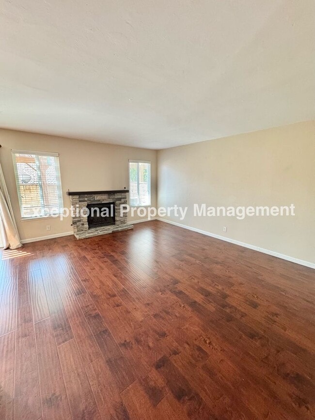 Photo - 8419 Cedarwood Ln