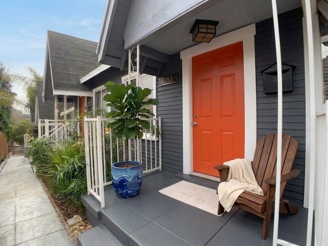 Photo - 2151 Kent St