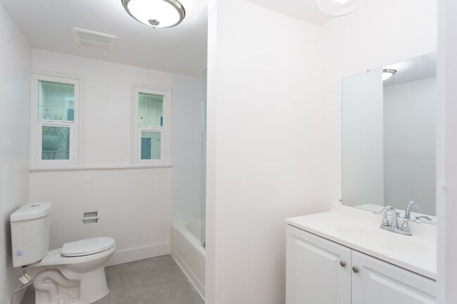 Photo - 1344-1350 N Alta Vista Blvd